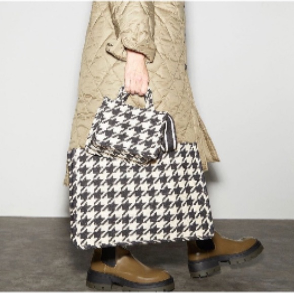 SOLD OUT H&M Jacquard Weave Houndstooth Handbag Tote. Black & White. NWT. - Picture 10 of 13